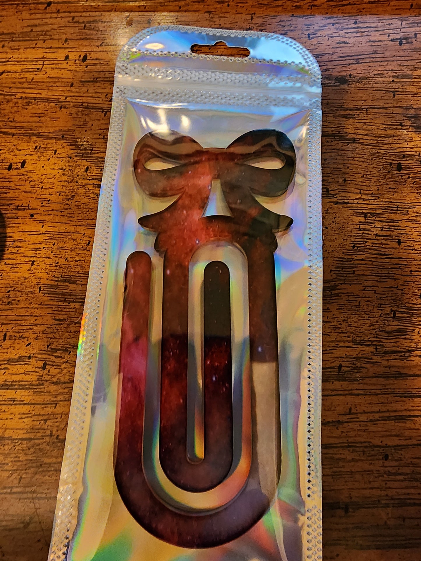 Giant bow paper clip