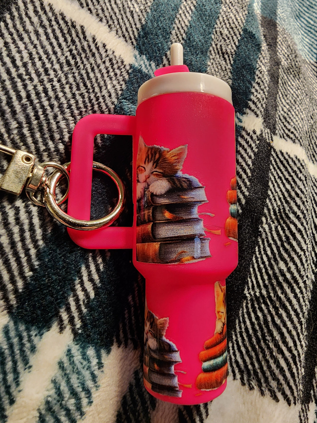Fuchsia kittens on books chapstick holder