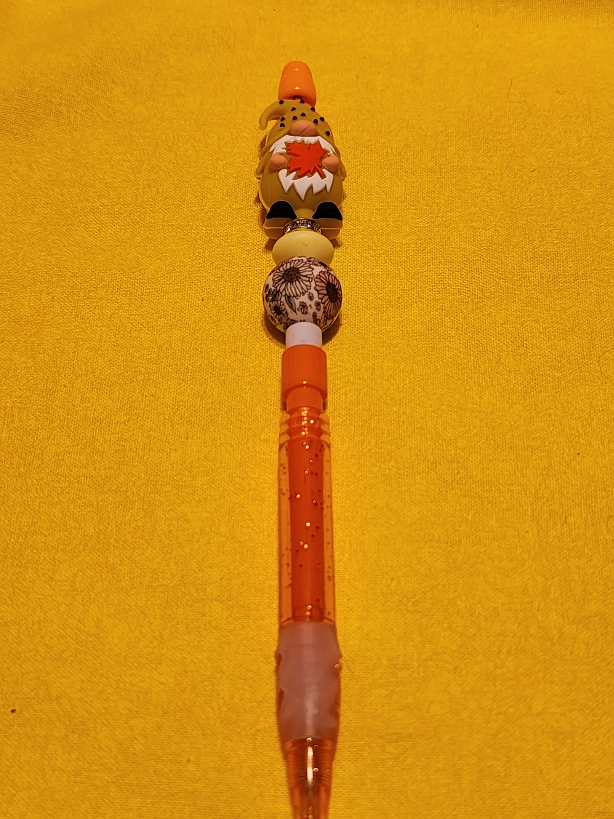 Maple leaf gnome mechanical pencil