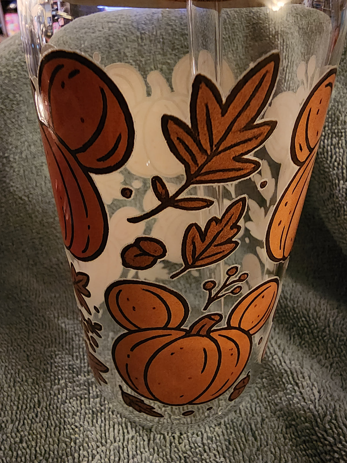 Festive pumpkins glass tumbler