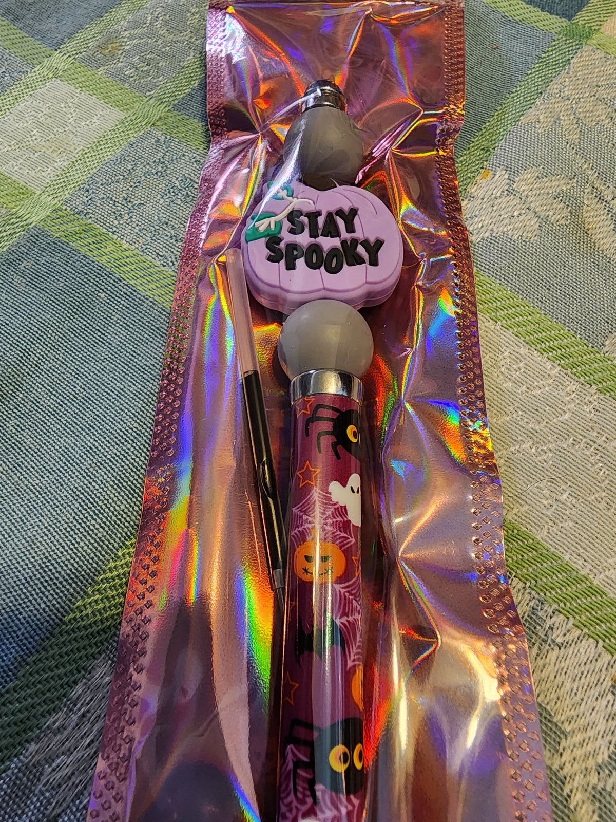 Stay spooky 👻 pen