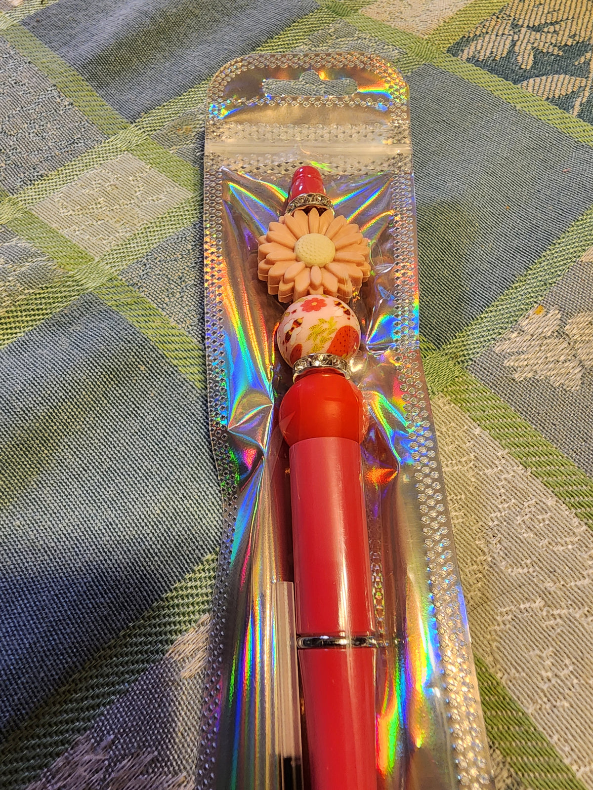 Pink daisy pen
