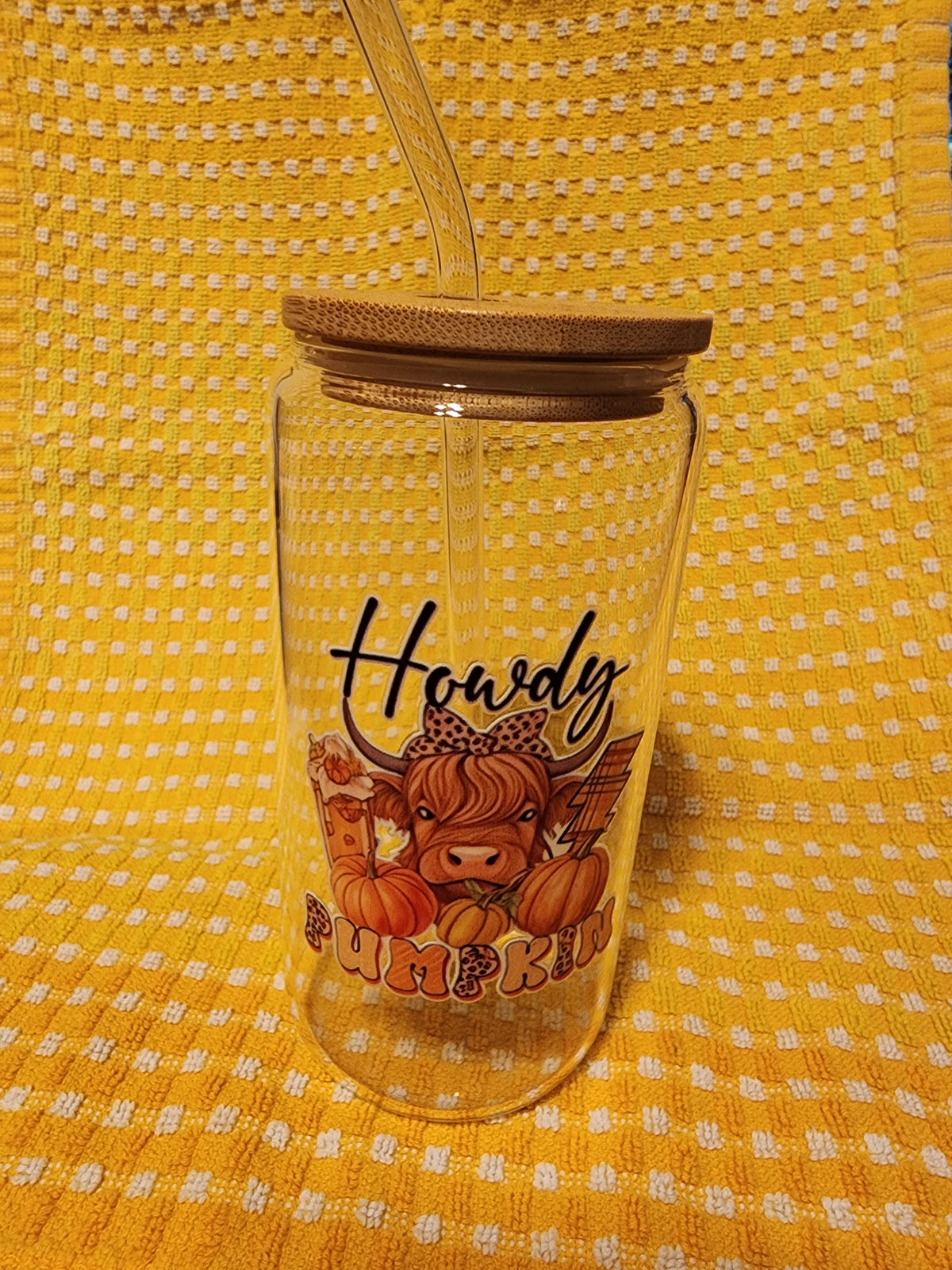 Howdy pumpkin Highland cow 16 ounce glass tumbler