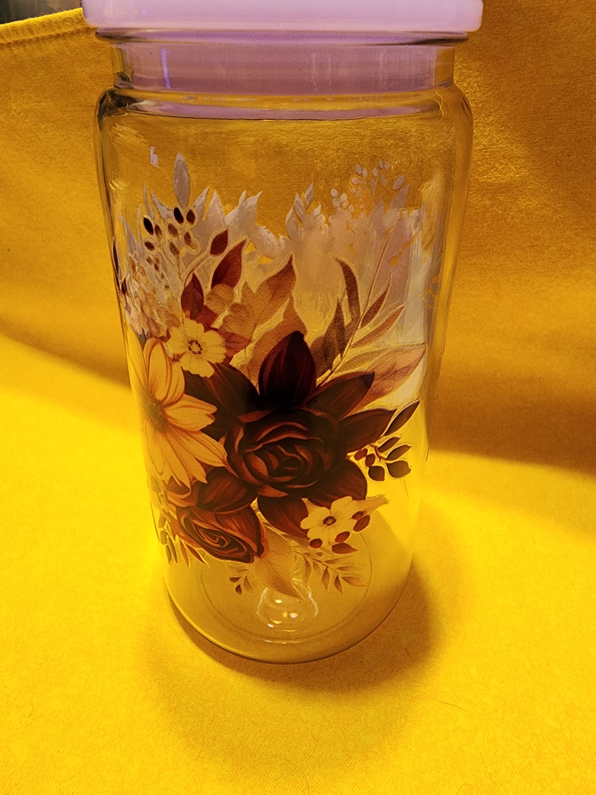 Marron and cream flowers 16 ounce cup