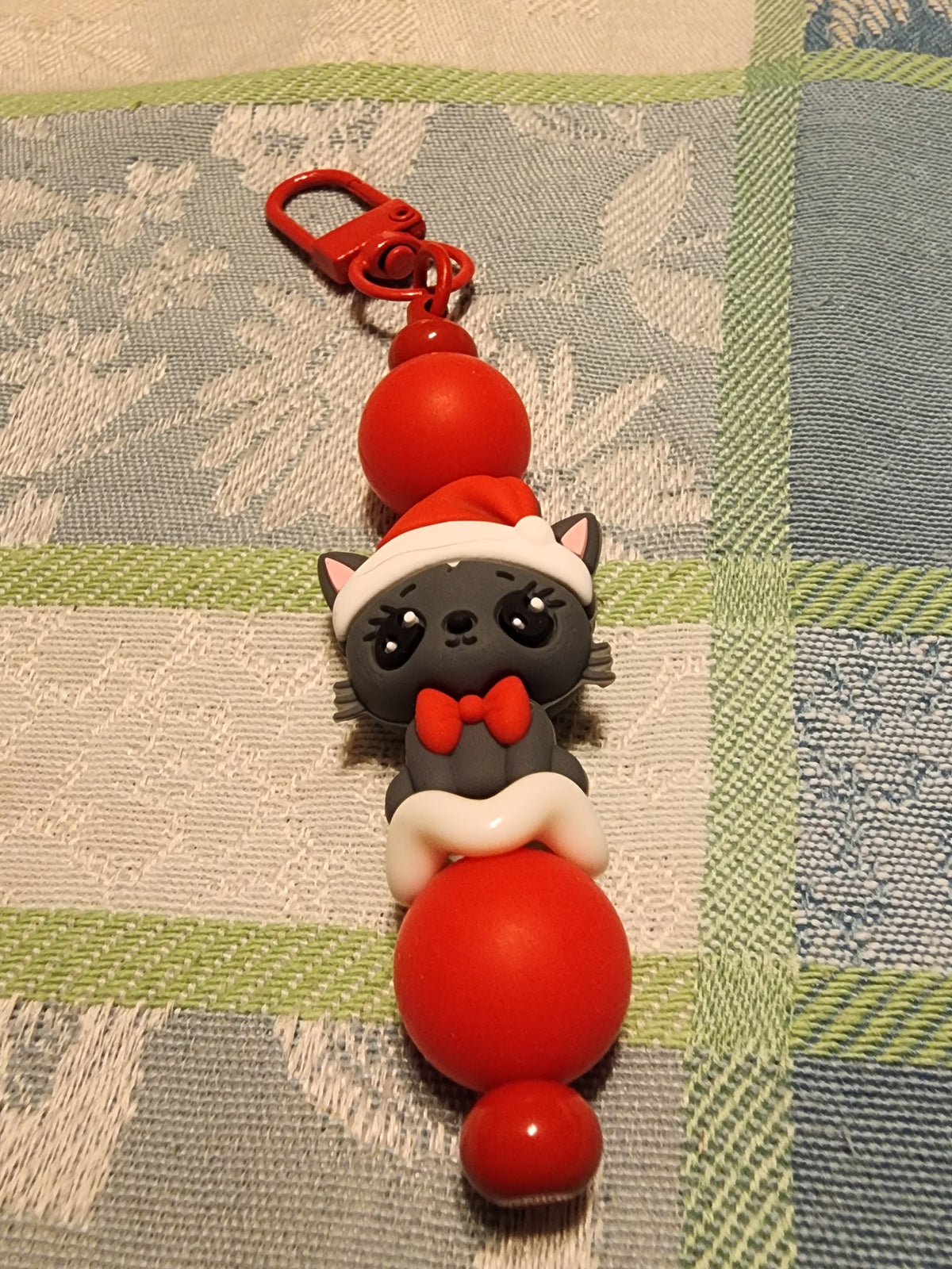 Santa kitten keychain