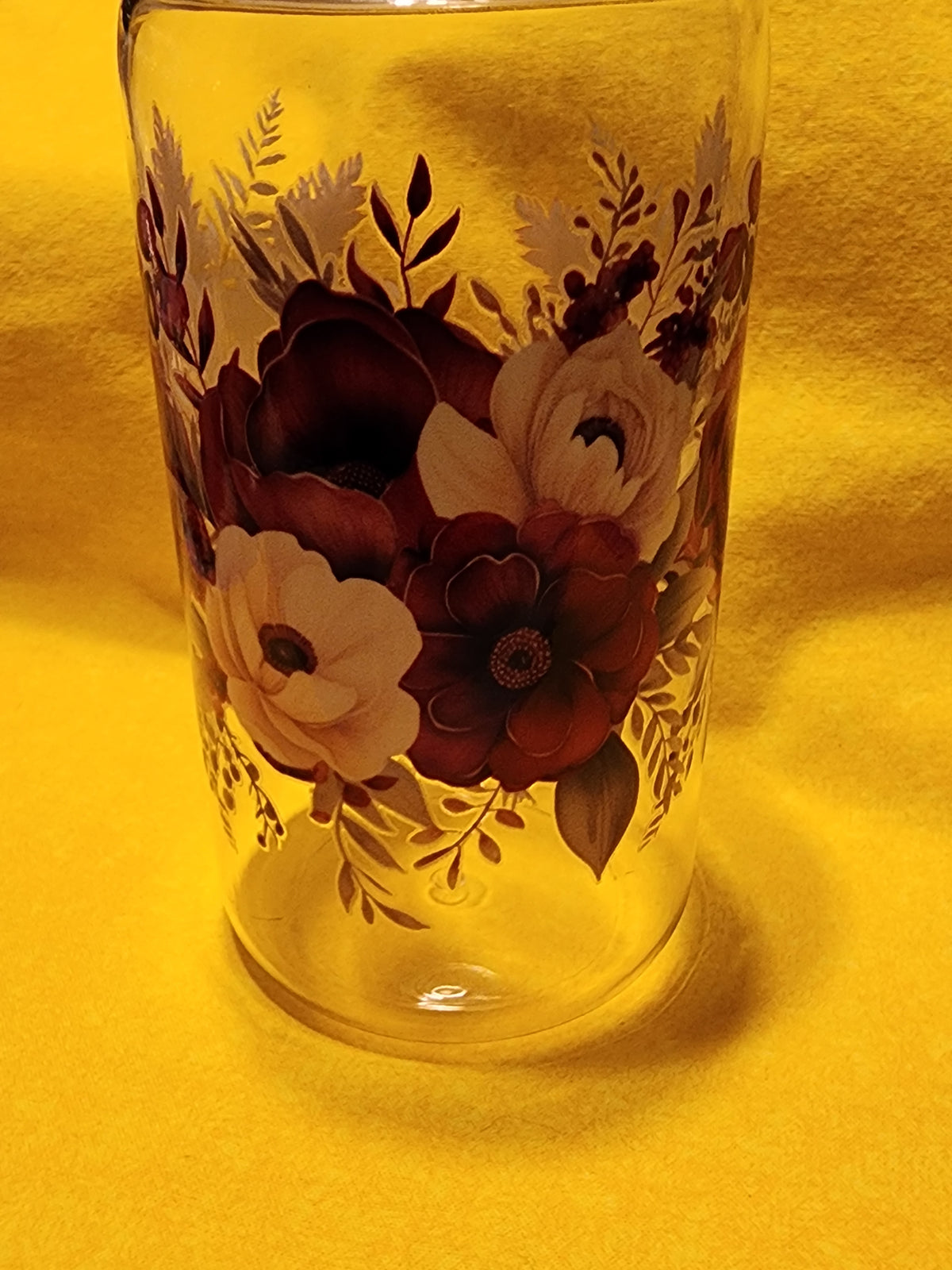Red and white flowers 16 ounce tumbler