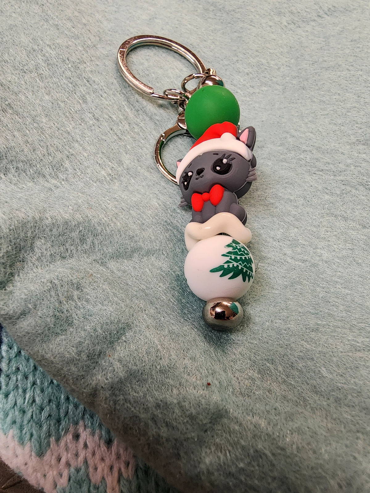 Santa kitten keychain