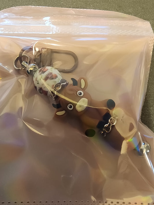 Brown Highland cow keychain