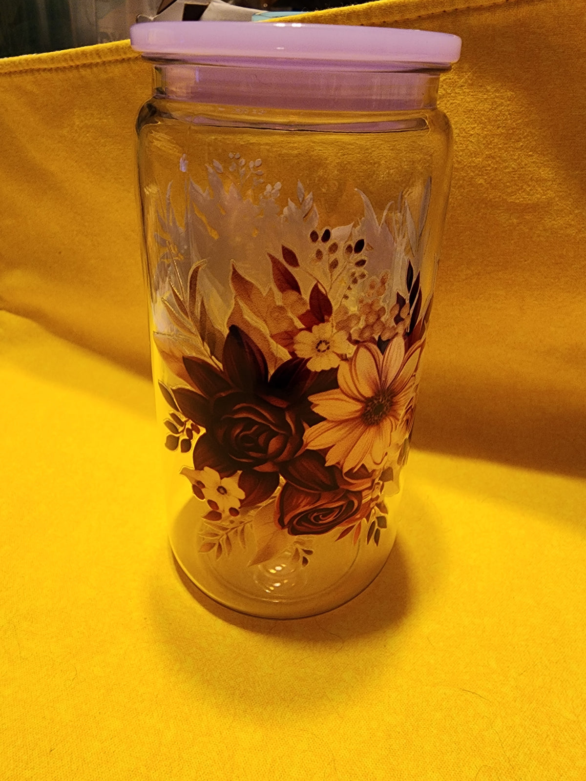 Marron and cream flowers 16 ounce cup