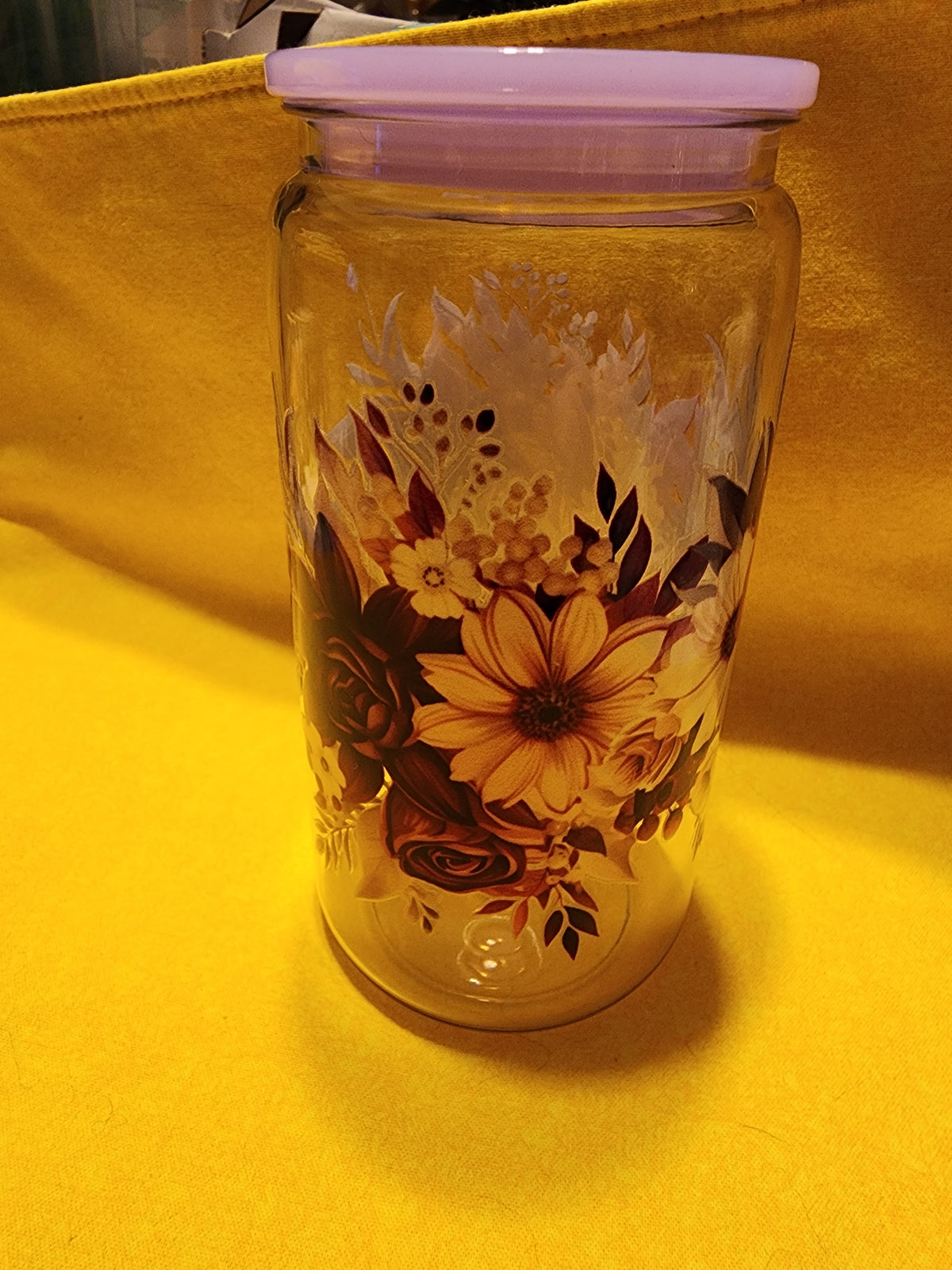 Marron and cream flowers 16 ounce cup
