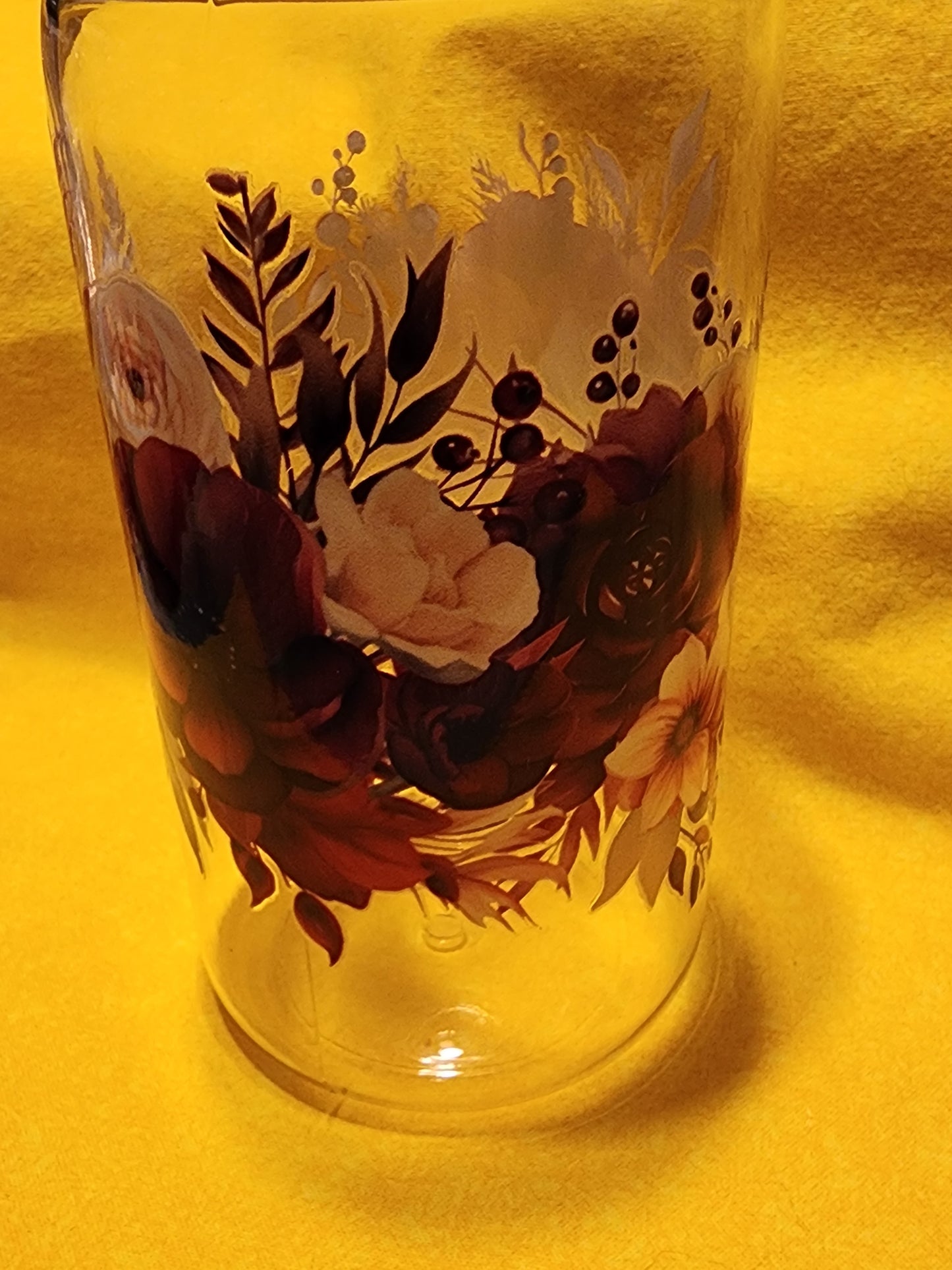 Red and white roses 16 ounce tumbler
