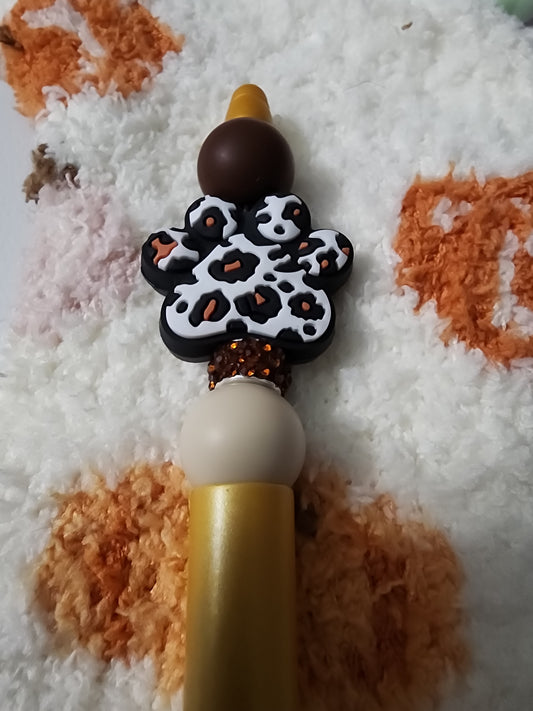Cheetah print paw print