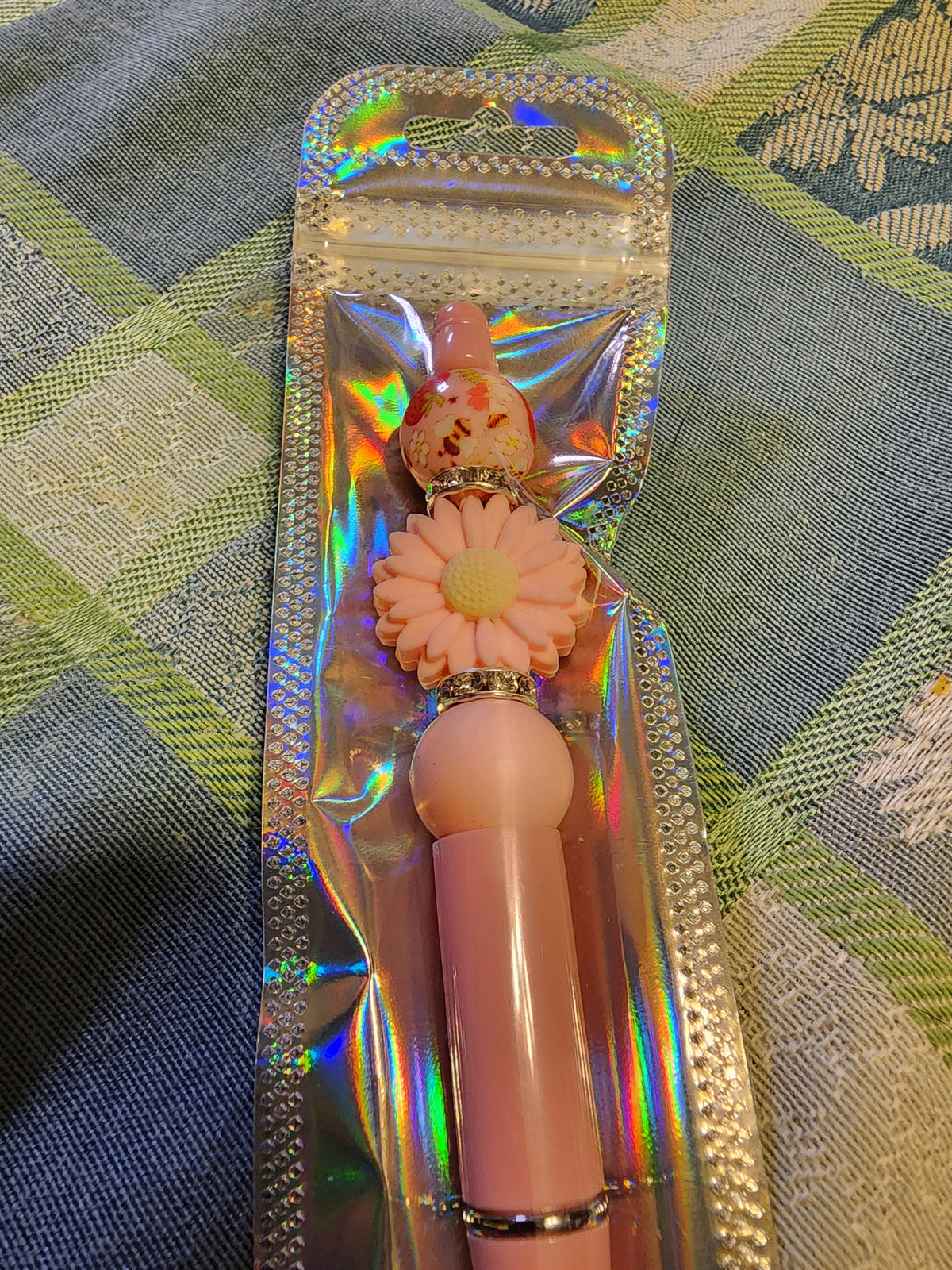 Pink daisy pen