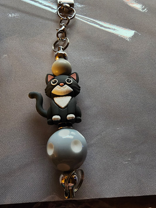 Tuxedo cat 🐈
