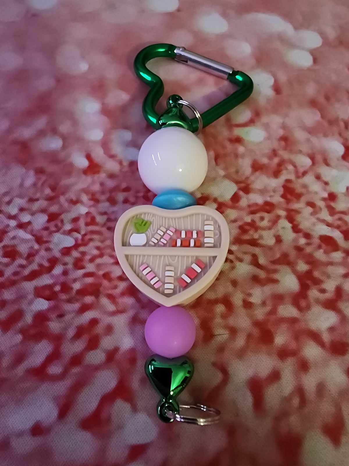 Green heart 💚 book lover keychain