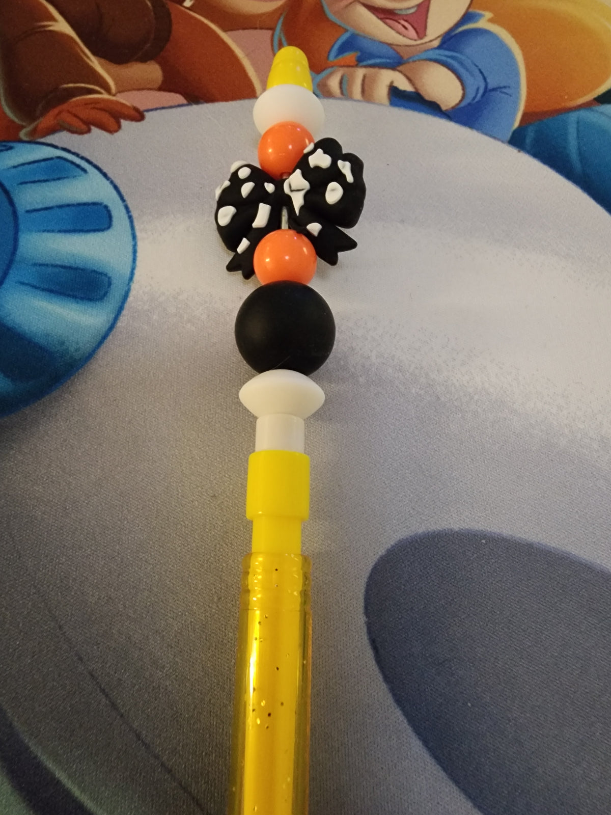 Black and white bow mechanical pencil