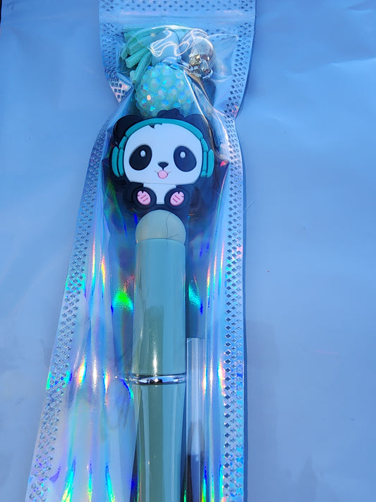 Sparkly bead panda 🐼 pen