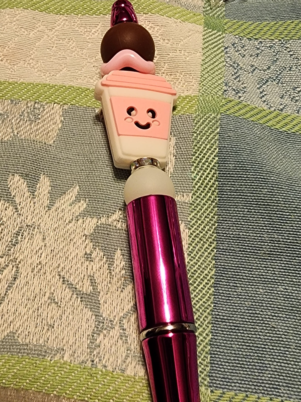 Pink coffee cup ombre pen