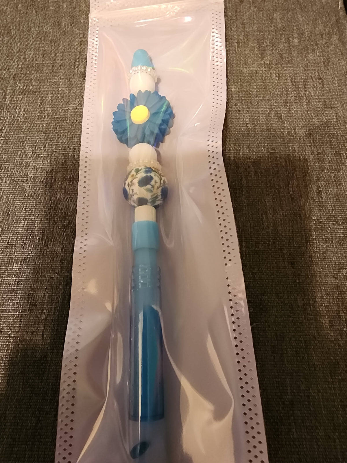Blue daisy mechanical pencil ✏️